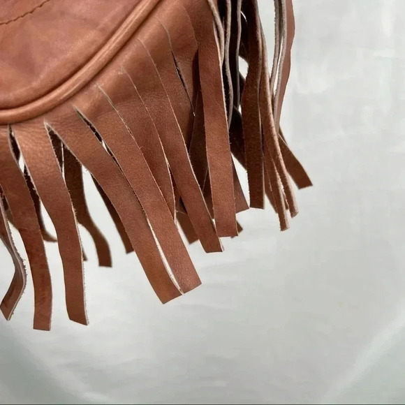 East West Tan Leather Boho Fringe Shoulder Bag Purse Snap Closure Vintage - Picture 5 of 16
